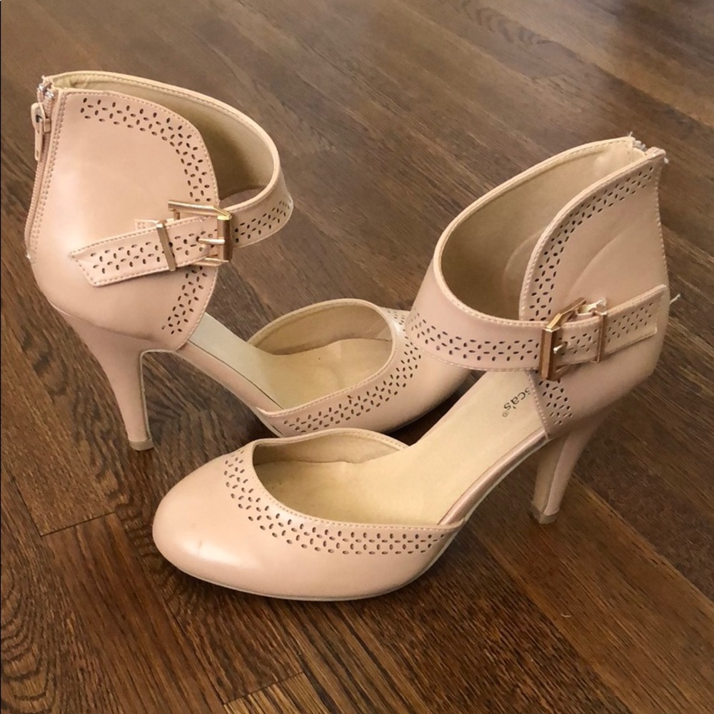 Francesca’s blush ankle cuff heels